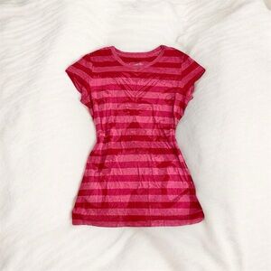 GAP® WOMEN'S STRIPED GRAPHIC TEE.